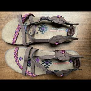 Sketcher sandals reggae style